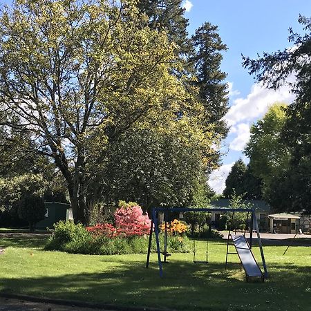 Golden Springs Motel, Holiday Park ロトルア エクステリア 写真