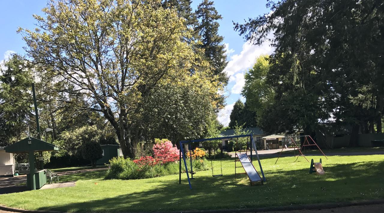 Golden Springs Motel, Holiday Park ロトルア エクステリア 写真